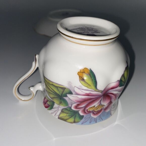 Royal Albert Flower of the Month Water Lily No. 7 Bone China Cup & Saucer Set - Picture 9 of 11
